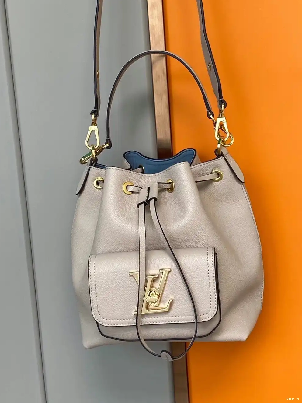 LOCKME LOUIS BUCKET VUITTON 0626